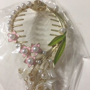 Lily of valley flower hair claw clip for hair bun